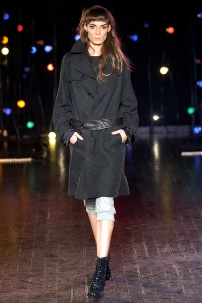 Look 3